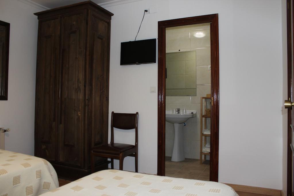 Hostal Monte Rio Hotel Trescares Kamer foto