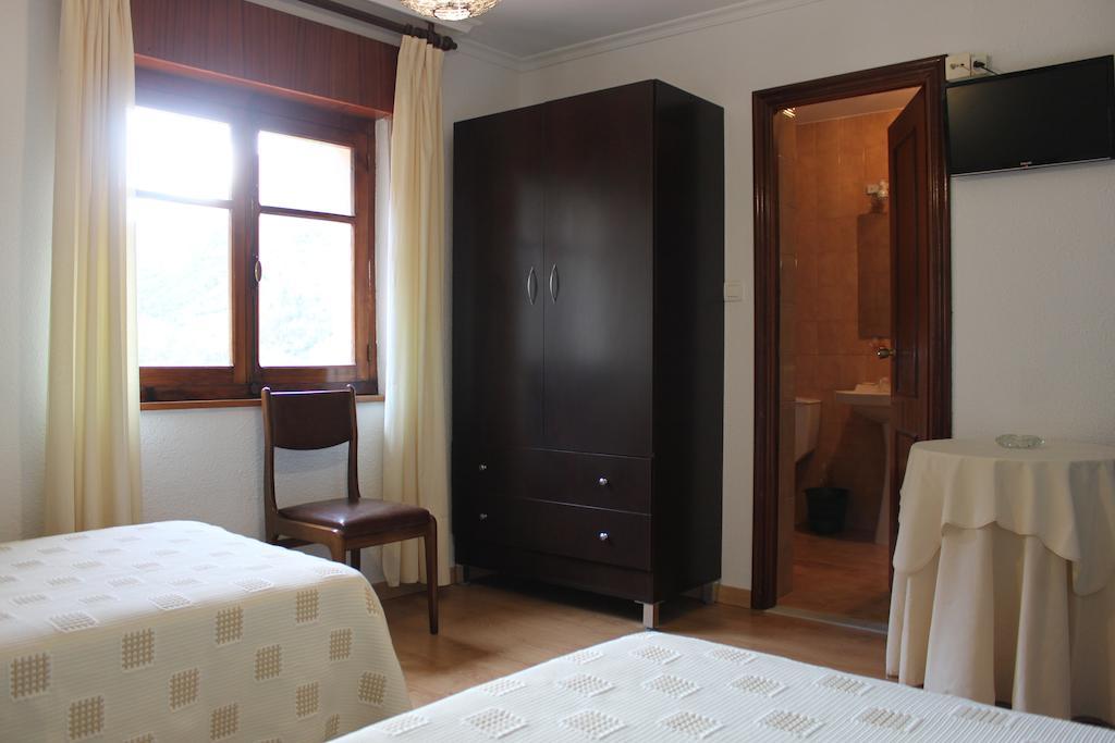 Hostal Monte Rio Hotel Trescares Kamer foto